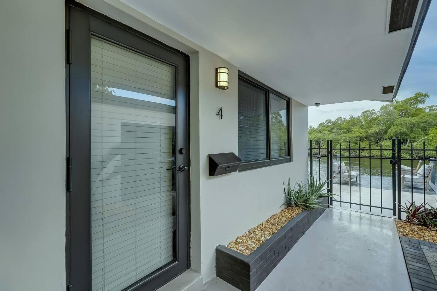 Waterfront Deck Pool Kayak Fort Lauderdale Exterior foto